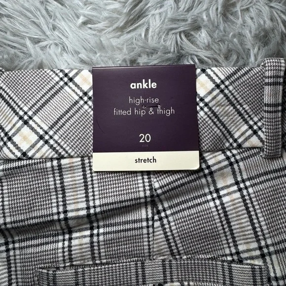 NWT Ava & Viv Lightweight High Rise Plaid Ankle Trousers - Cream Plaid Size 20 - Picture 6 of 7